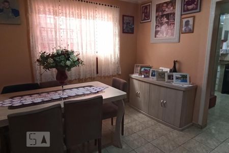 Casa à venda com 180m², 5 quartos e 2 vagas Casa à venda com 180m², 5 quartos e 2 vagasCopa