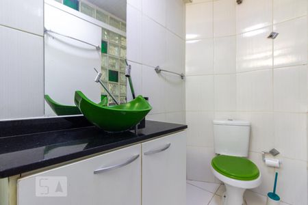 Banheiro de kitnet/studio para alugar com 1 quarto, 32m² em República, São Paulo