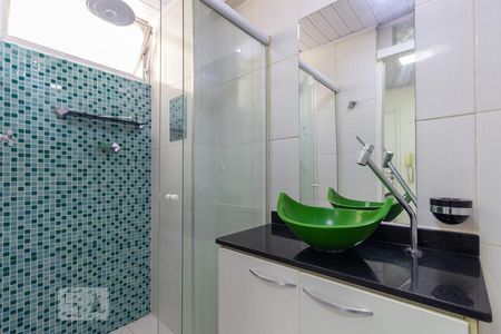 Banheiro de kitnet/studio para alugar com 1 quarto, 32m² em República, São Paulo