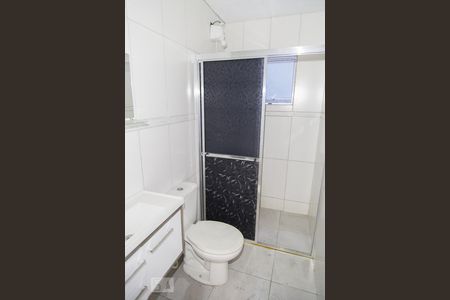 Banheiro de kitnet/studio para alugar com 1 quarto, 30m² em Alto do Pari, São Paulo