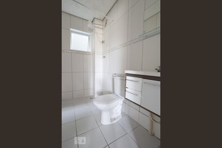 Banheiro de kitnet/studio para alugar com 1 quarto, 30m² em Alto do Pari, São Paulo