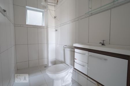 Banheiro de kitnet/studio para alugar com 1 quarto, 30m² em Alto do Pari, São Paulo