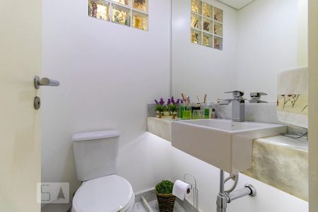 Casa à venda com 220m², 4 quartos e 3 vagasBanheiro