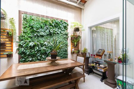 Jardim de inverno de casa à venda com 4 quartos, 220m² em Vila Nogueira, Campinas