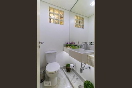 Casa à venda com 220m², 4 quartos e 3 vagasBanheiro