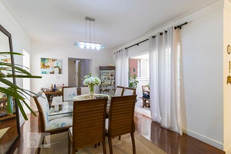 Sala de casa à venda com 4 quartos, 220m² em Vila Nogueira, Campinas