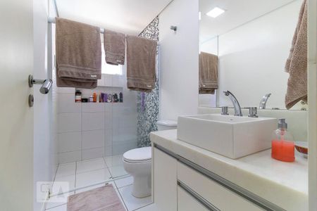 Casa à venda com 220m², 4 quartos e 3 vagasBanheiro da suíte 1