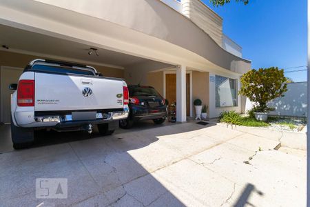 Casa à venda com 220m², 4 quartos e 3 vagasVagas de garagem