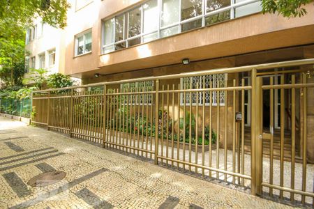Fachada  de apartamento para alugar com 3 quartos, 100m² em Copacabana, Rio de Janeiro