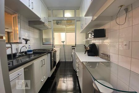 Apartamento à venda com 72m², 3 quartos e 2 vagasCozinha