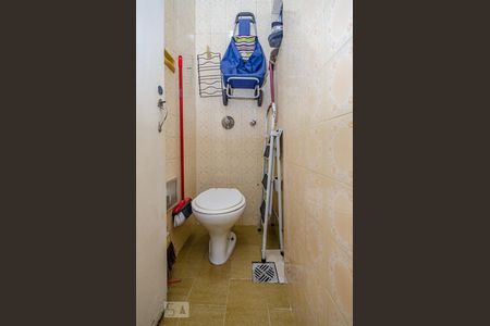 Apartamento à venda com 117m², 3 quartos e sem vagaBanheiro de Serviço