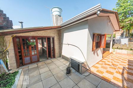 Casa à venda com 330m², 5 quartos e 2 vagasFachada