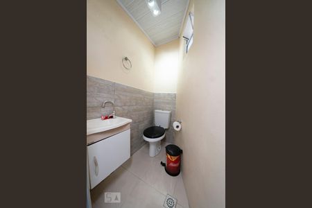 Casa à venda com 330m², 5 quartos e 2 vagasBanheiro 2