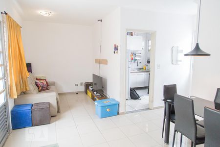Sala de casa de condomínio para alugar com 2 quartos, 90m² em Penha de França, São Paulo