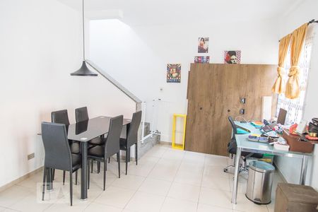Sala de casa de condomínio para alugar com 2 quartos, 90m² em Penha de França, São Paulo