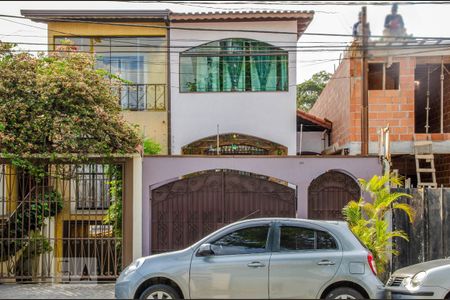 Casa à venda com 223m², 3 quartos e 4 vagasFachada