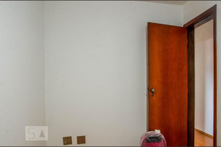 Casa à venda com 223m², 3 quartos e 4 vagasQuarto 2