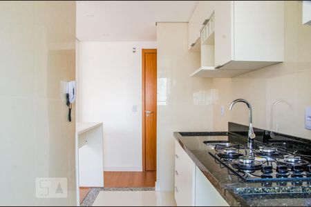 Cozinha de apartamento para alugar com 2 quartos, 44m² em Jardim Íris, São Paulo