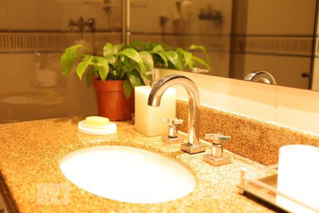 Apartamento à venda com 173m², 3 quartos e 6 vagasBanheiro da Suíte 2