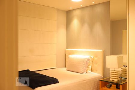 Apartamento à venda com 173m², 3 quartos e 6 vagas Suíte 2