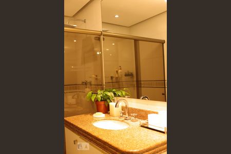 Apartamento à venda com 173m², 3 quartos e 6 vagasBanheiro da Suíte 2