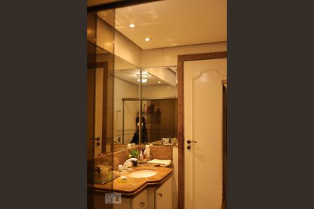Apartamento à venda com 173m², 3 quartos e 6 vagasBanheiro da Suíte 3