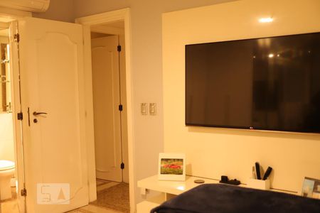 Apartamento à venda com 173m², 3 quartos e 6 vagas Suíte 2