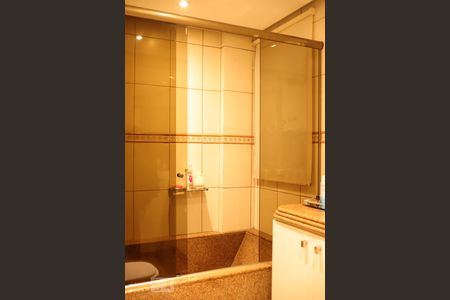 Apartamento à venda com 173m², 3 quartos e 6 vagasBanheiro da Suíte 1