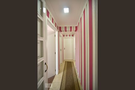 Corredor de apartamento à venda com 3 quartos, 98m² em Chácara Santo Antônio (zona Leste), São Paulo