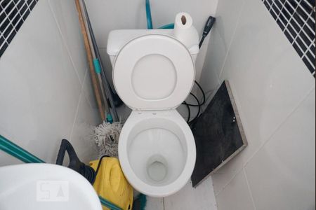 Casa à venda com 170m², 4 quartos e 4 vagas Casa à venda com 170m², 4 quartos e 4 vagasLavabo da Garagem