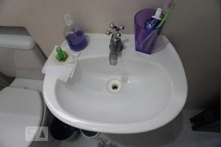 Casa à venda com 170m², 4 quartos e 4 vagas Casa à venda com 170m², 4 quartos e 4 vagasBanheiro da Suíte 2