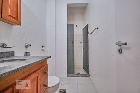Banheiro de apartamento para alugar com 1 quarto, 40m² em Praça da Bandeira, Rio de Janeiro