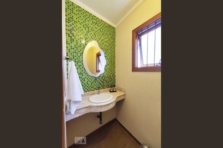 Casa à venda com 433m², 5 quartos e 5 vagasLavabo