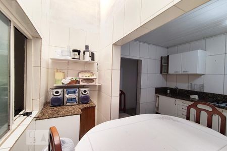 Casa à venda com 433m², 5 quartos e 5 vagasCozinha