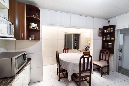 Casa à venda com 433m², 5 quartos e 5 vagasCozinha