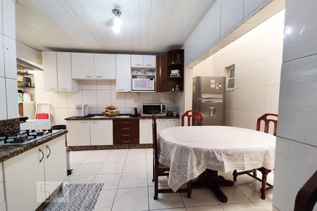 Casa à venda com 433m², 5 quartos e 5 vagasCozinha