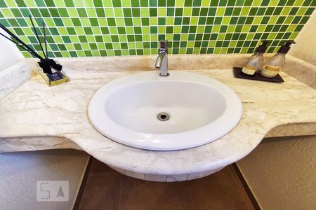 Casa à venda com 433m², 5 quartos e 5 vagasLavabo