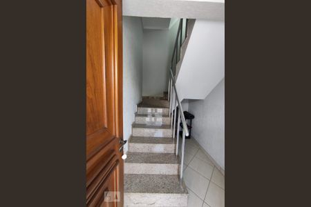 Casa à venda com 433m², 5 quartos e 5 vagasEscada