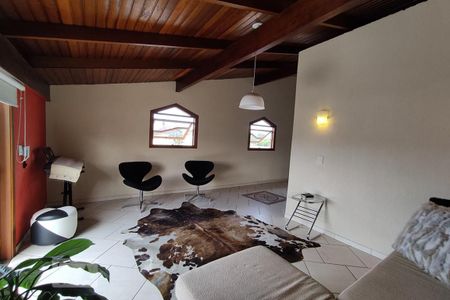 Casa à venda com 433m², 5 quartos e 5 vagasSala 2