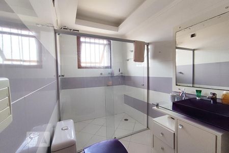 Casa à venda com 433m², 5 quartos e 5 vagasBanheiro da Suíte 2