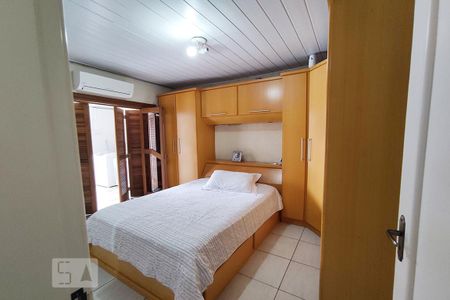 Casa à venda com 433m², 5 quartos e 5 vagasQuarto 6 Suíte