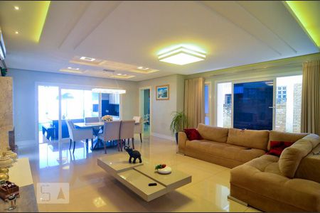 Sala de casa para alugar com 4 quartos, 375m² em Marechal Rondon, Canoas