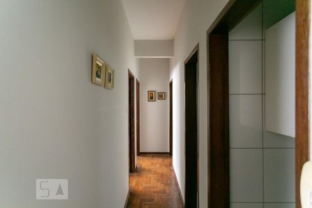 Corredor de apartamento à venda com 4 quartos, 113m² em Centro, Belo Horizonte