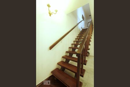 Casa para alugar com 1000m², 4 quartos e 3 vagasESCADAS