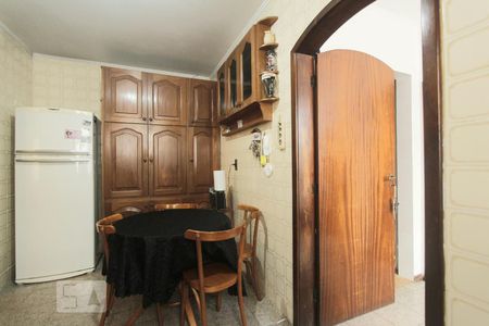 Casa para alugar com 1000m², 4 quartos e 3 vagasCOZINHA