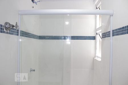 Banheiro de apartamento para alugar com 1 quarto, 45m² em Protásio Alves, Porto Alegre