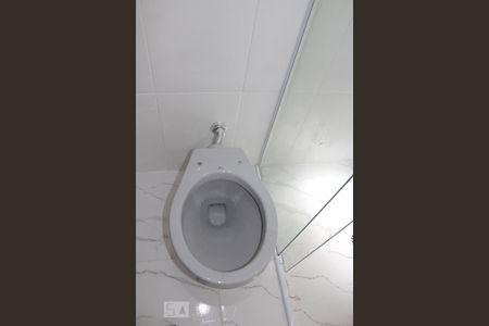 Banheiro de apartamento para alugar com 1 quarto, 45m² em Protásio Alves, Porto Alegre