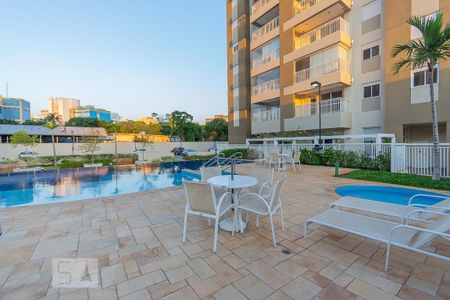 Apartamento à venda com 73m², 2 quartos e 2 vagas Apartamento à venda com 73m², 2 quartos e 2 vagasÁrea comum - Piscina