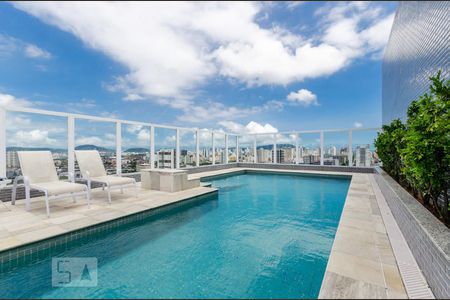 Apartamento para alugar com 68m², 2 quartos e 1 vagaPiscina