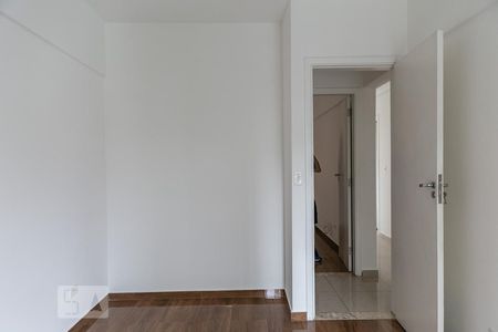 Apartamento para alugar com 120m², 3 quartos e 1 vaga Apartamento para alugar com 120m², 3 quartos e 1 vagaQuarto
